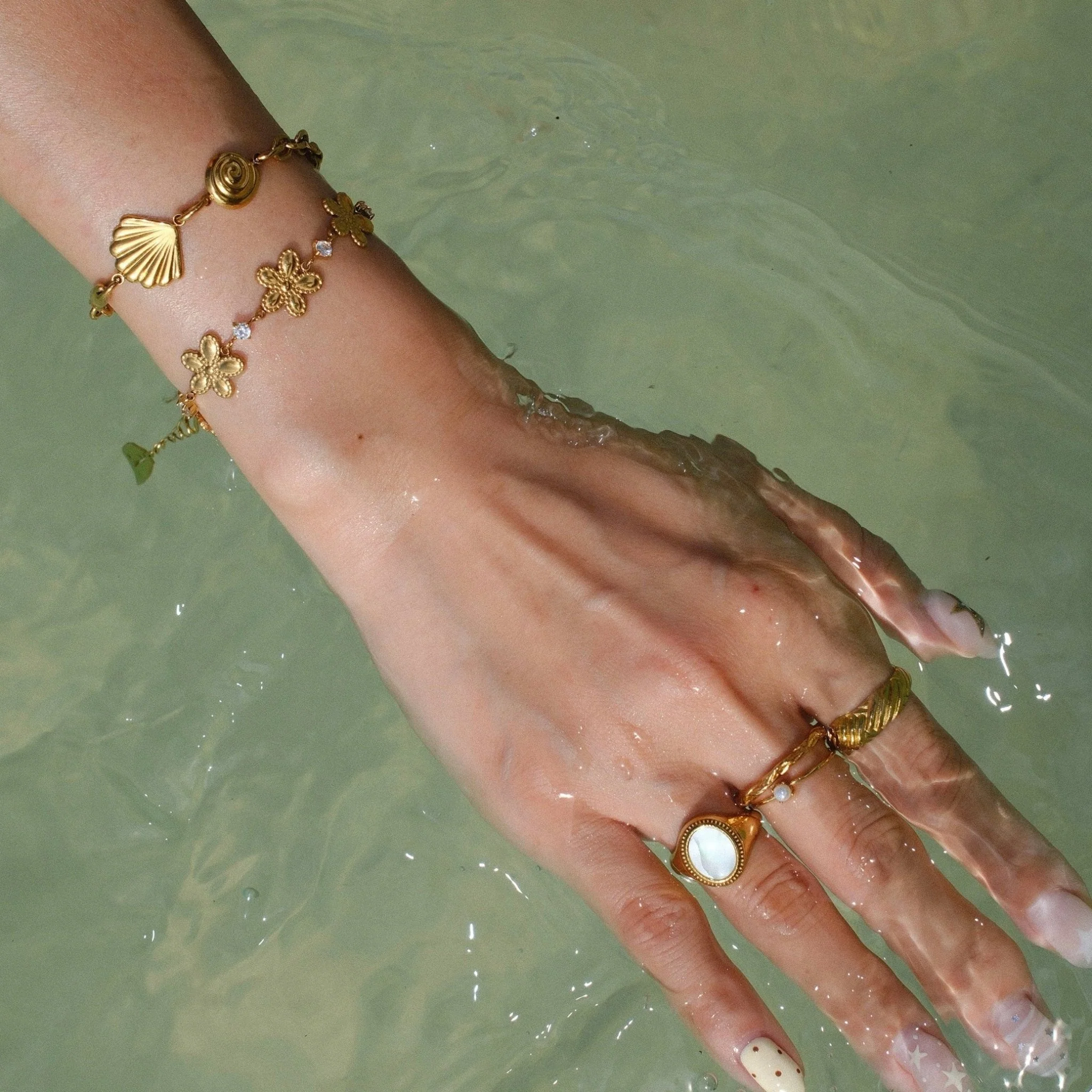 Bloom Link Bracelet - Image 3