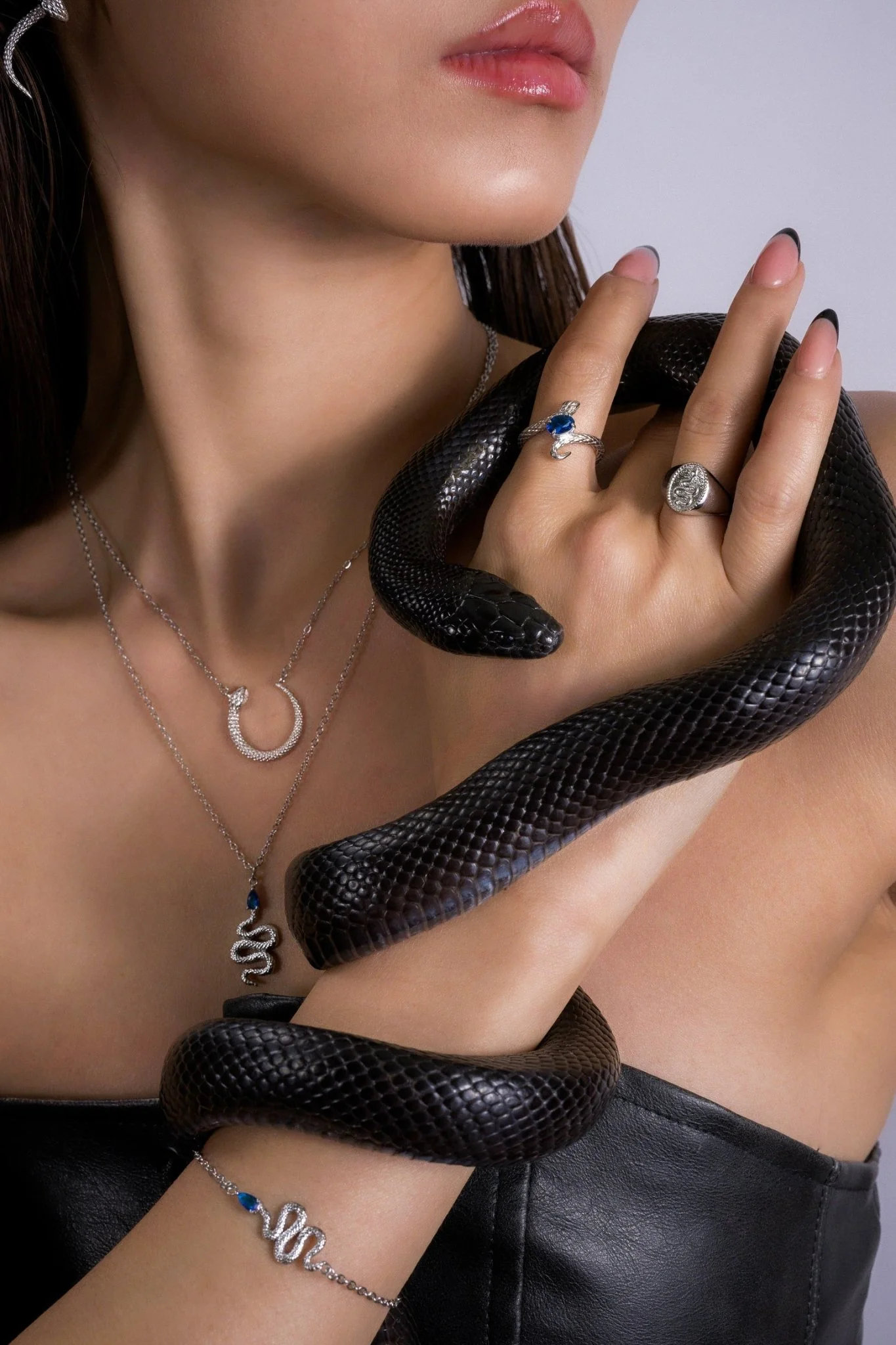 Blue Gem Snake Ring - Image 8