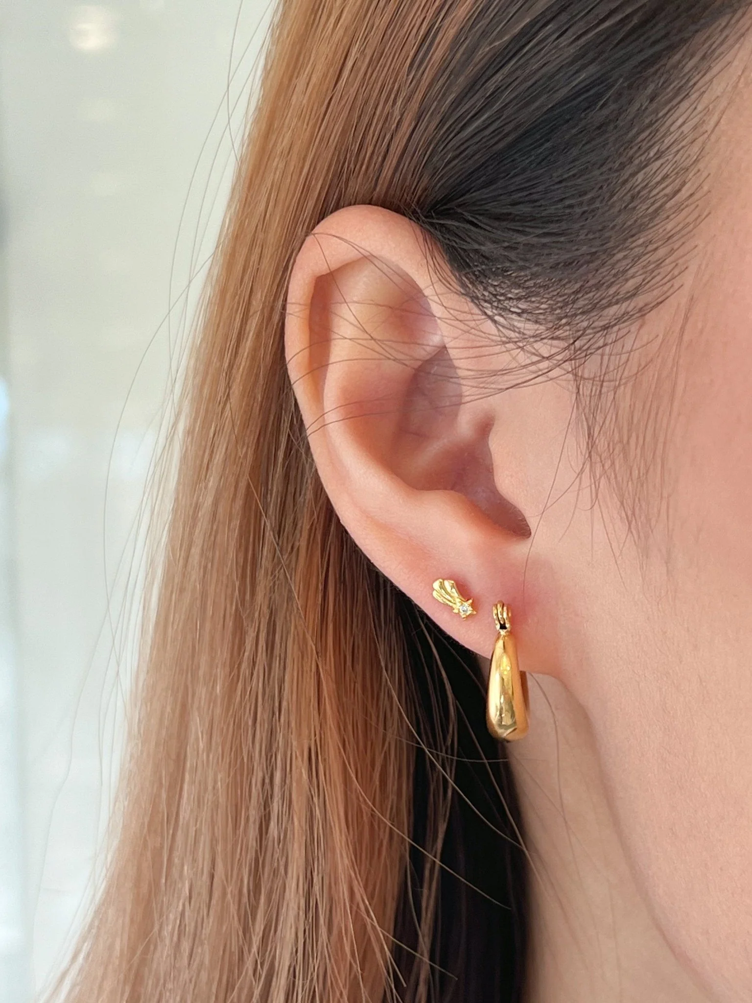 Shooting Star Studs in Gold - Image 2